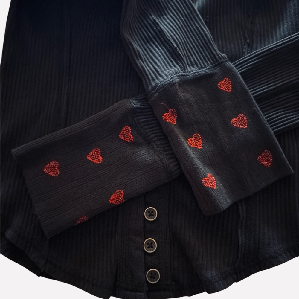 Free People We The Free Daria Cuff Cardi Size Small Black With Red Hearts NEW - Picture 9 of 14
